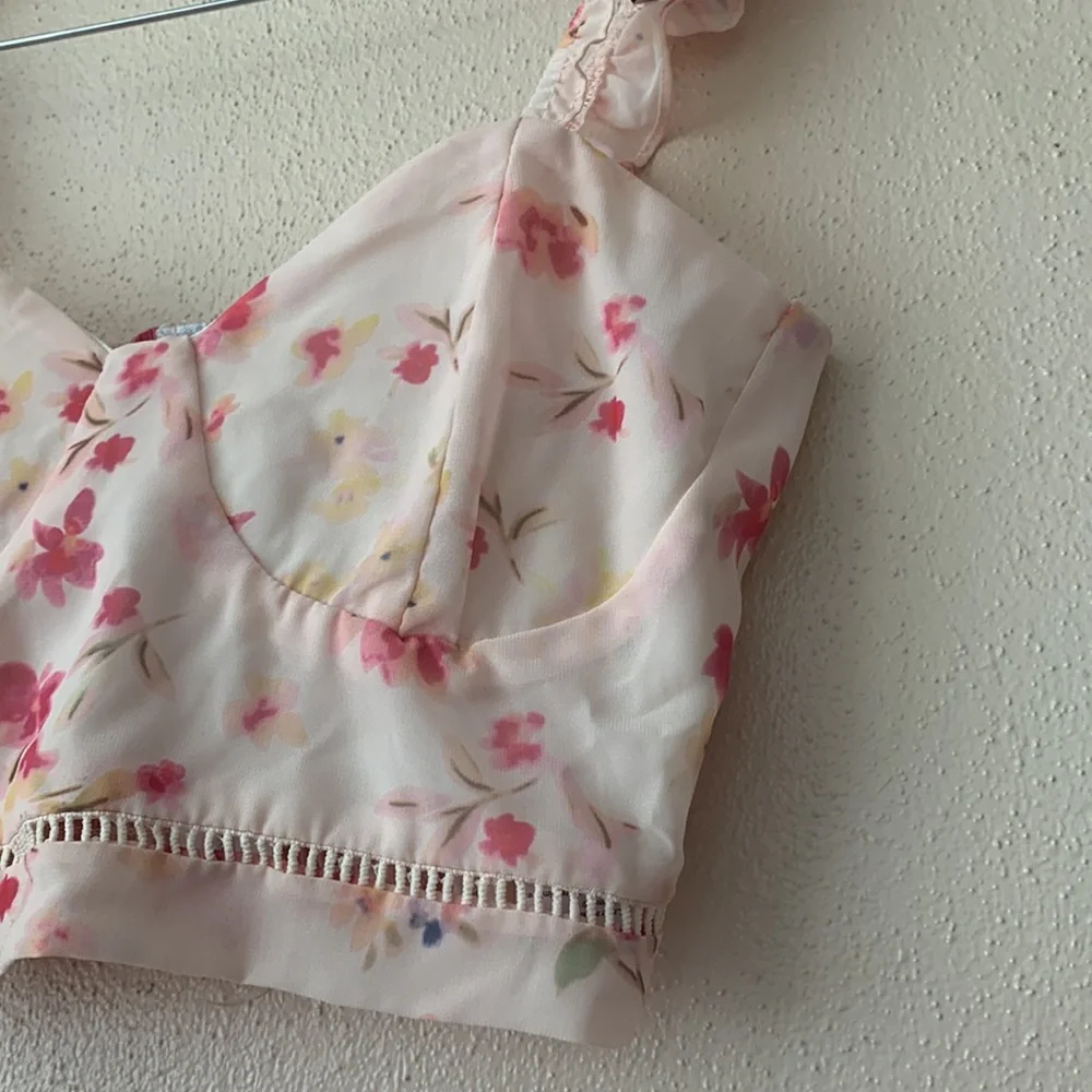 Kendall + Kylie Floral Corset like Crop Top White Pink Ruffles Sleeves S - Picture 3 of 7